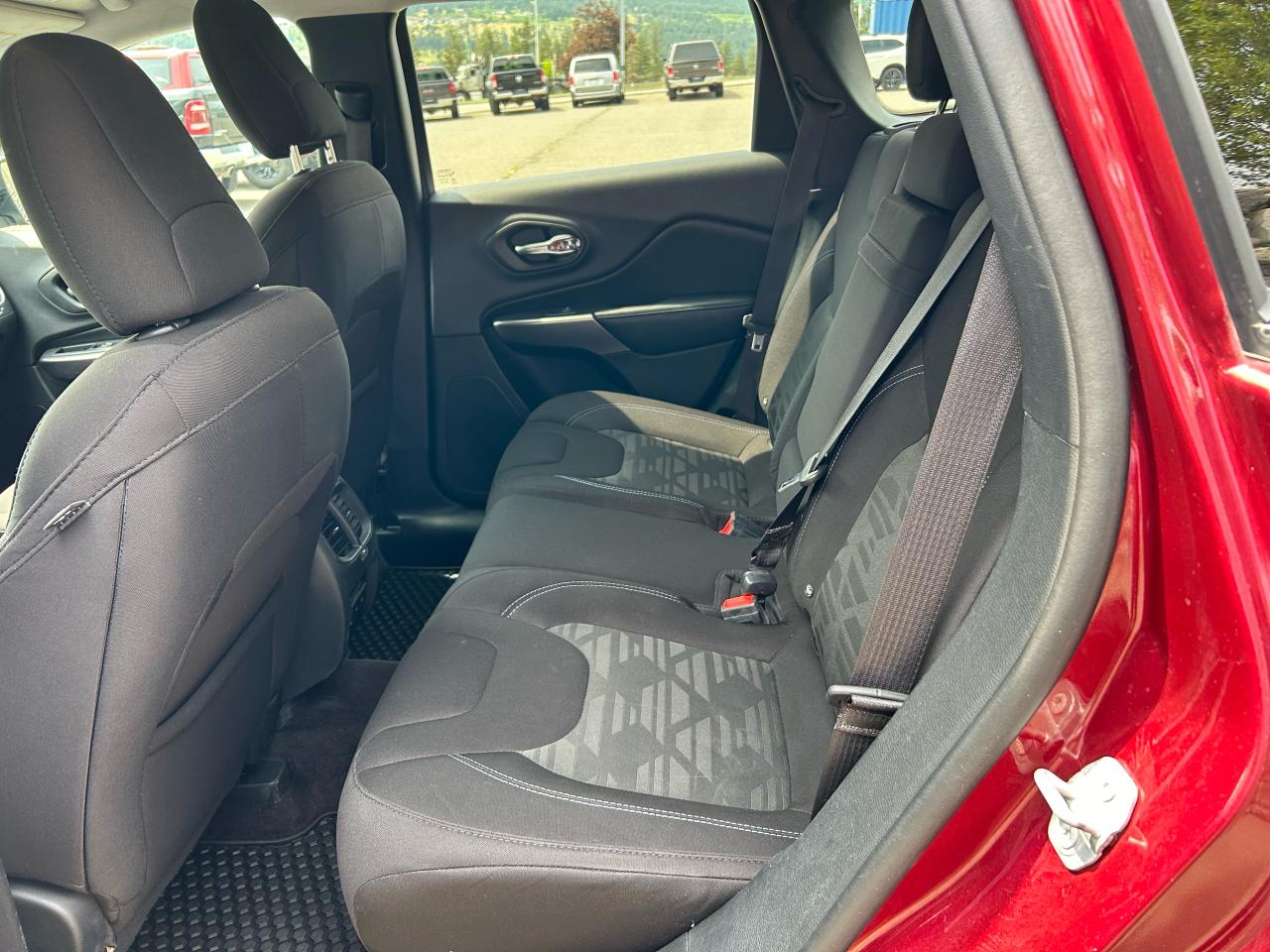 2019 Jeep Cherokee Latitude LATITUDE Photo