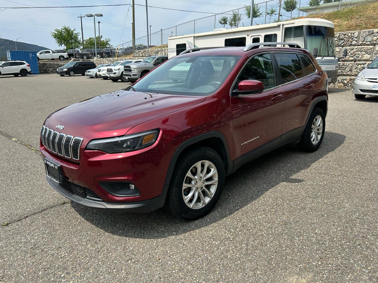 2019 Jeep Cherokee Latitude LATITUDE Photo2