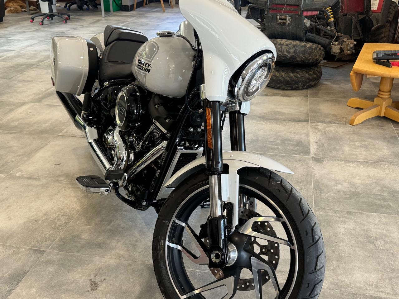 2021 Harley-Davidson FLSB Sport Glide SPORT GLIDE Photo