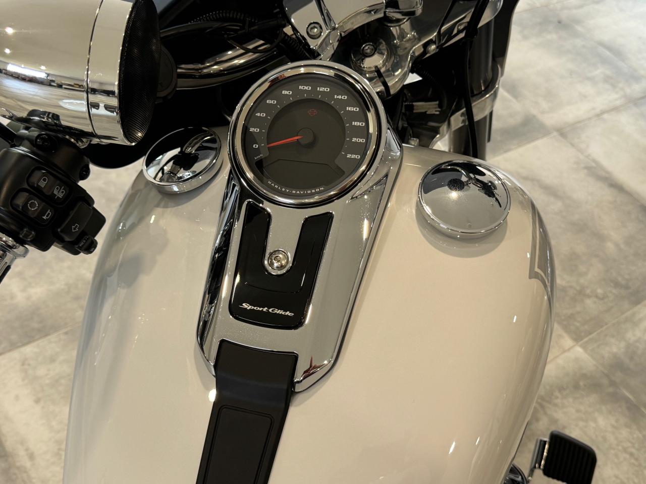 2021 Harley-Davidson FLSB Sport Glide SPORT GLIDE Photo