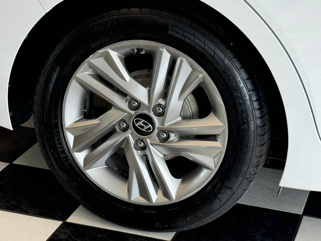 2019 Hyundai Elantra Preferred Auto w/Sun & Safety Package Photo112