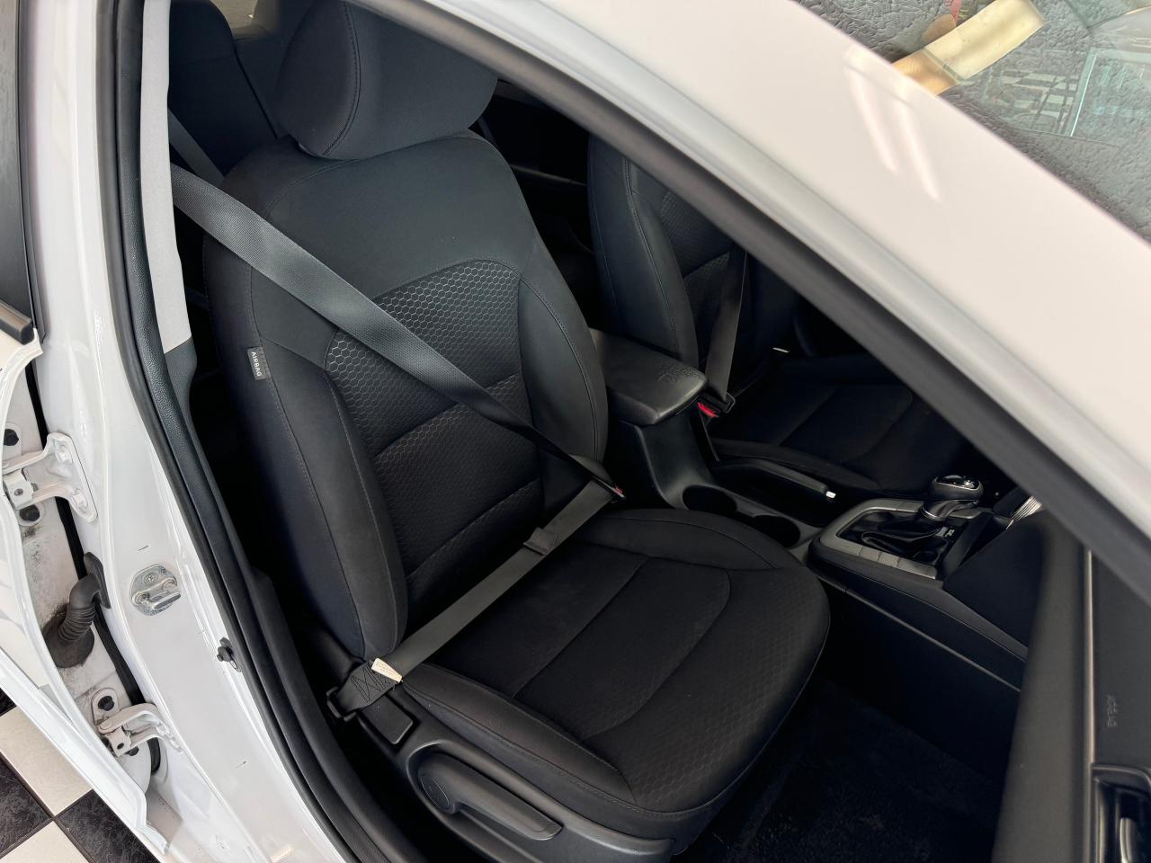 2019 Hyundai Elantra Preferred Auto w/Sun & Safety Package - Photo #24