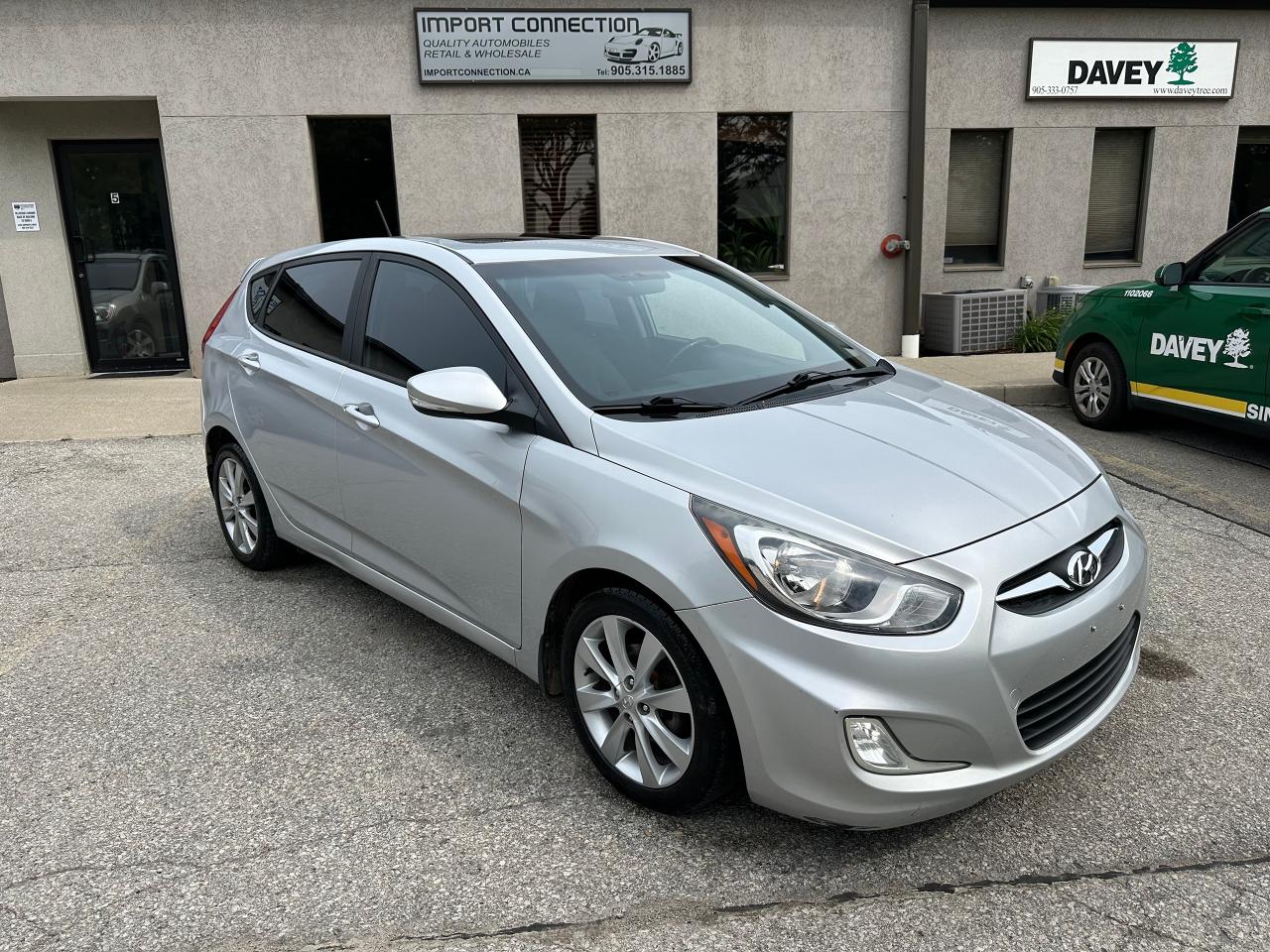 Used 2014 Hyundai Accent GLS..SUNROOF..ALLOY RIMS..NO ACCIDENTS..CERTIFIED for sale in Burlington, ON