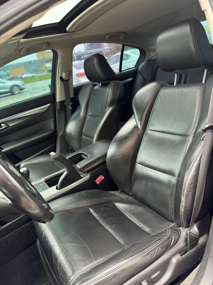 2010 Acura TL w/Tech Pkg Photo