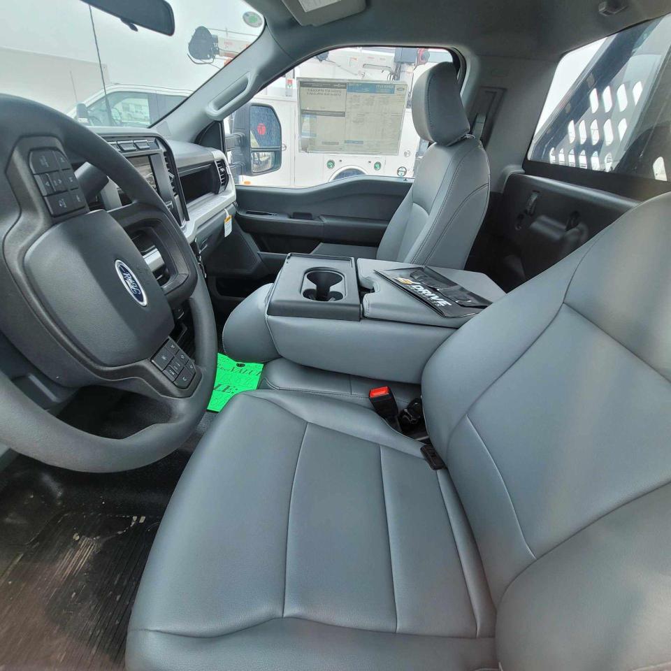 2023 Ford F-550  Photo5
