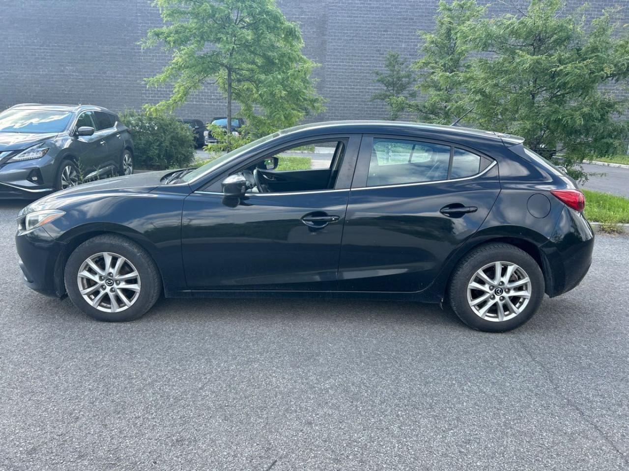 2014 Mazda MAZDA3 GS-SKY Photo2