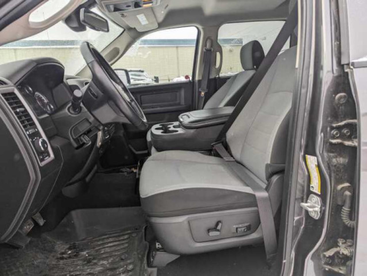 2021 RAM 1500 Classic 4x4 Crew Cab 5'7" Box - Photo #12