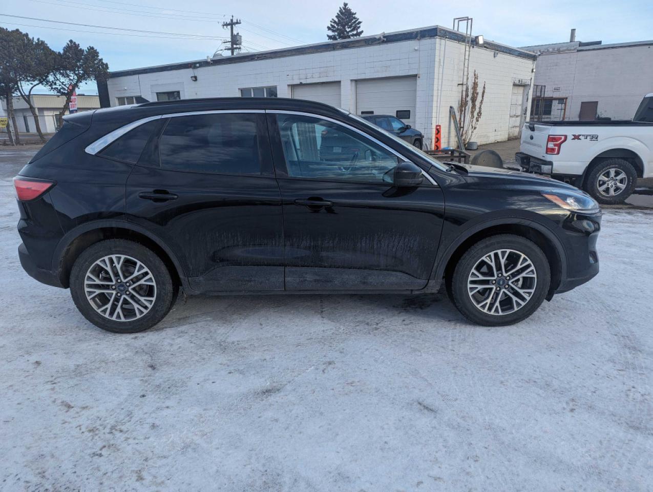 2021 Ford Escape SEL AWD - Photo #2