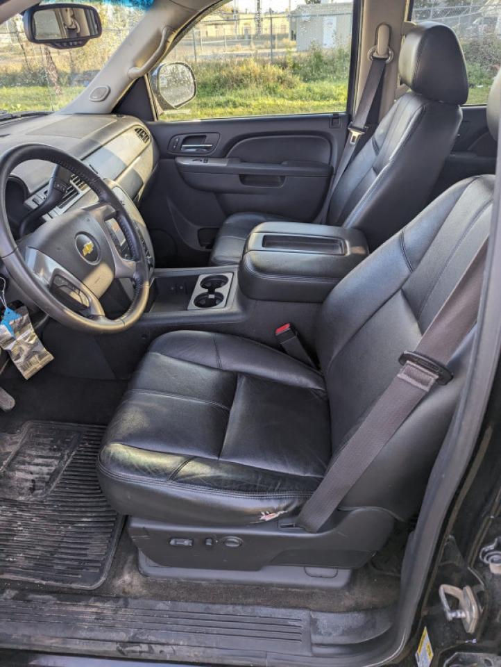2013 Chevrolet Silverado 1500 4WD Crew Cab 143.5" LTZ - Photo #3
