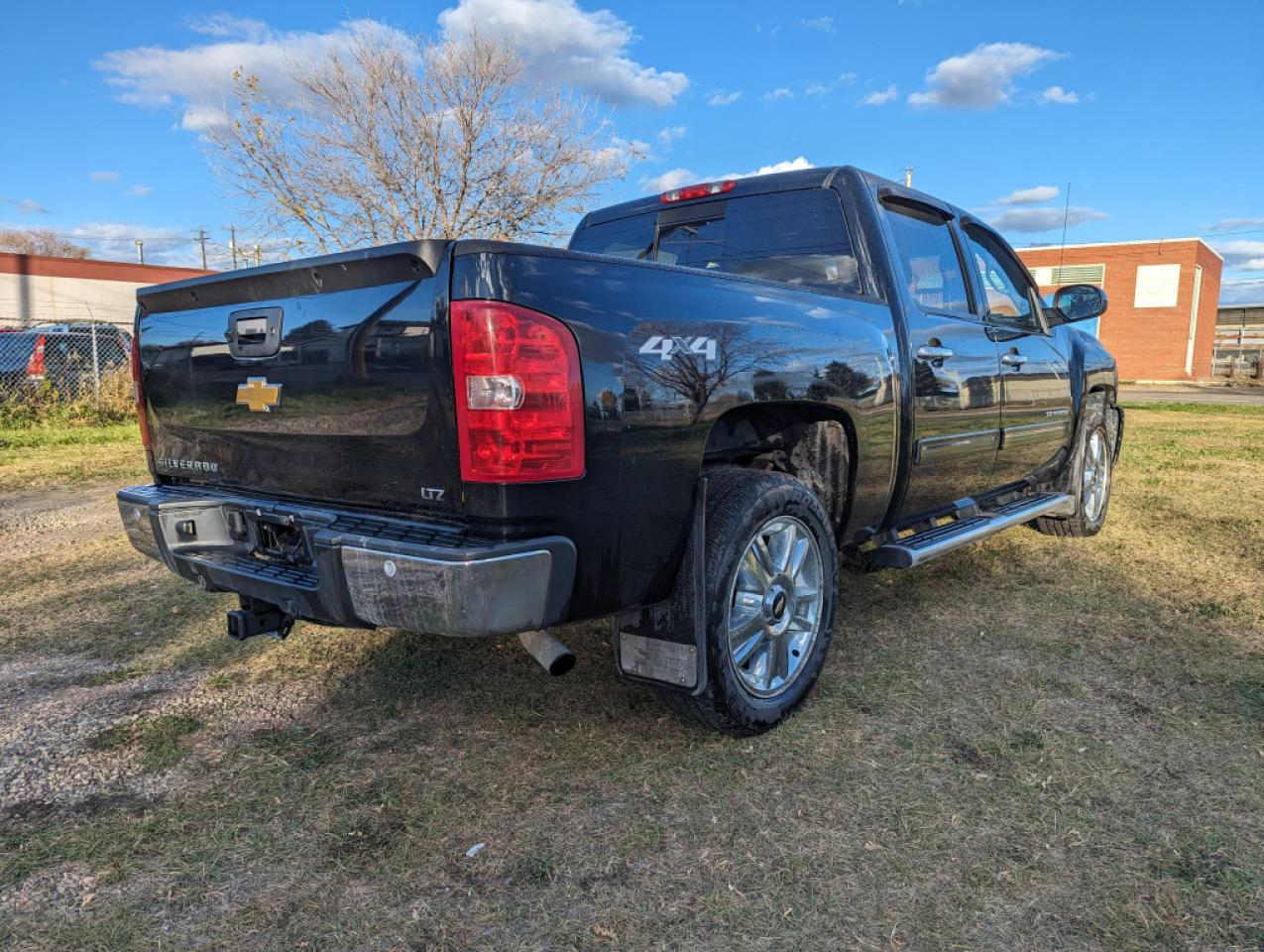 2013 Chevrolet Silverado 1500 4WD Crew Cab 143.5" LTZ - Photo #9