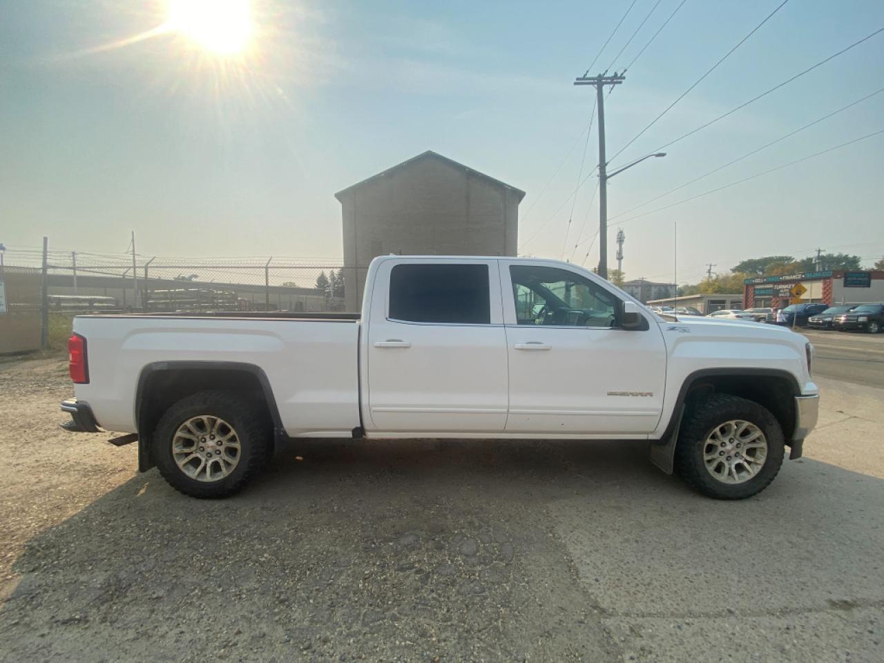 2016 GMC Sierra 1500 4WD Crew Cab SLE - Photo #9
