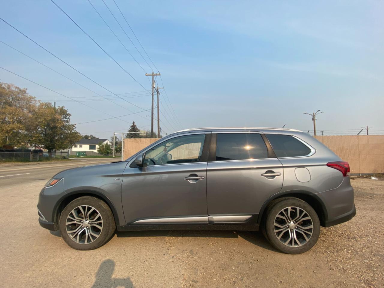 2016 Mitsubishi Outlander 4WD 4dr GT - Photo #3
