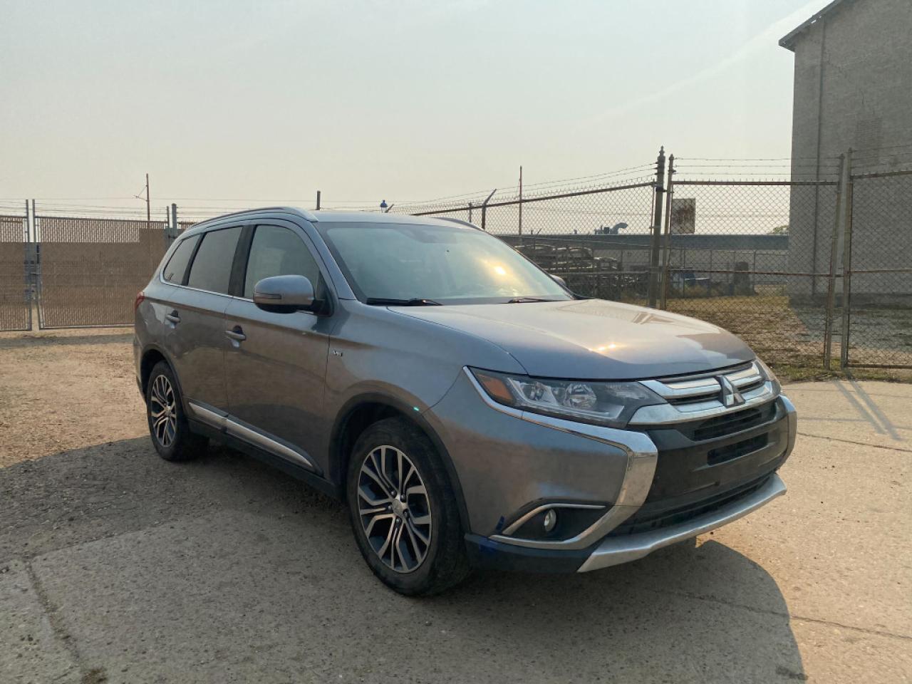 2016 Mitsubishi Outlander 4WD 4dr GT - Photo #4