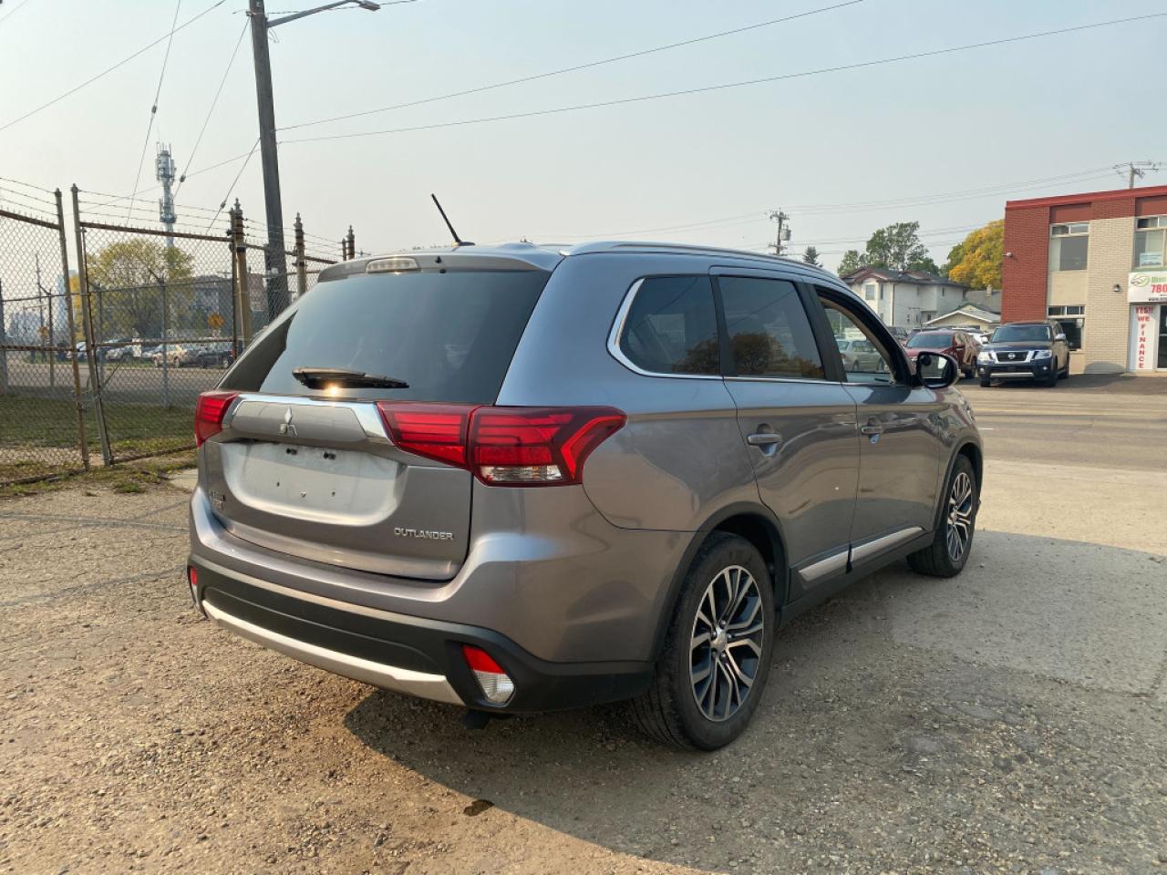2016 Mitsubishi Outlander 4WD 4dr GT - Photo #9
