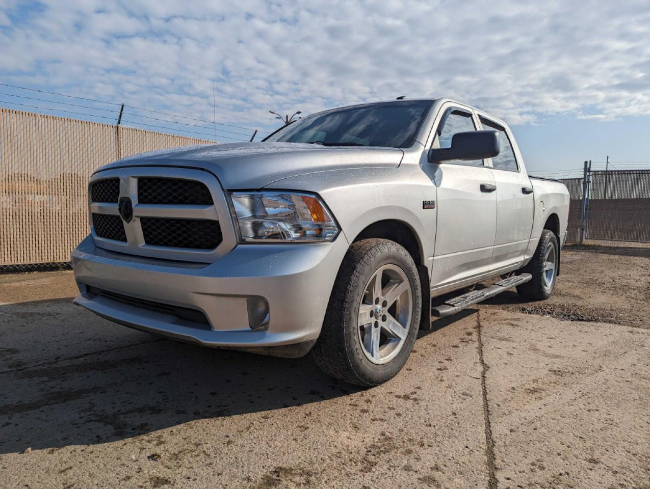 Used 2018 RAM 1500 4x4 Crew Cab 5'7