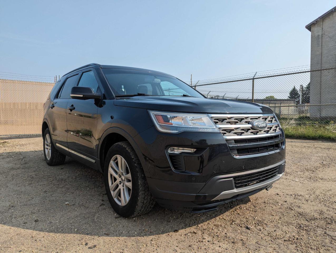 2018 Ford Explorer XLT 4WD - Photo #2