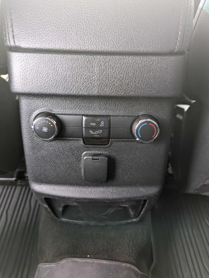 2018 Ford Explorer XLT 4WD - Photo #11