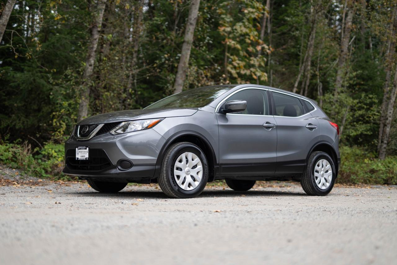 Used 2019 Nissan Qashqai *MANUAL TRANSMISSION*FUEL EFFICIENT*CARPLAY for sale in Surrey, BC