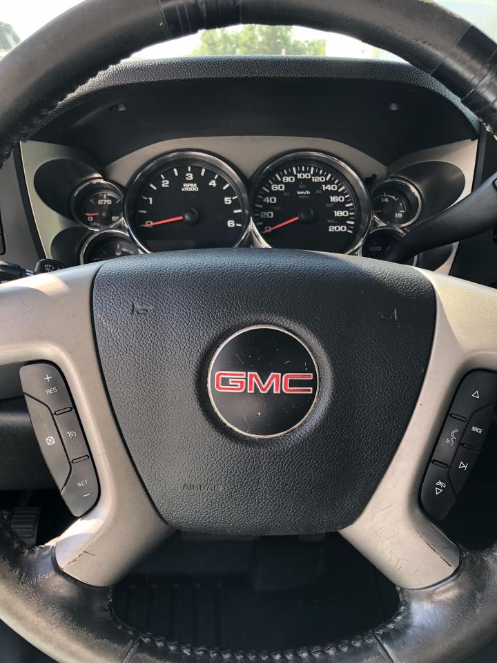 2013 GMC Sierra 3500  - Photo #9