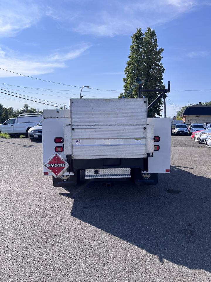 2013 GMC Sierra 3500  Photo3