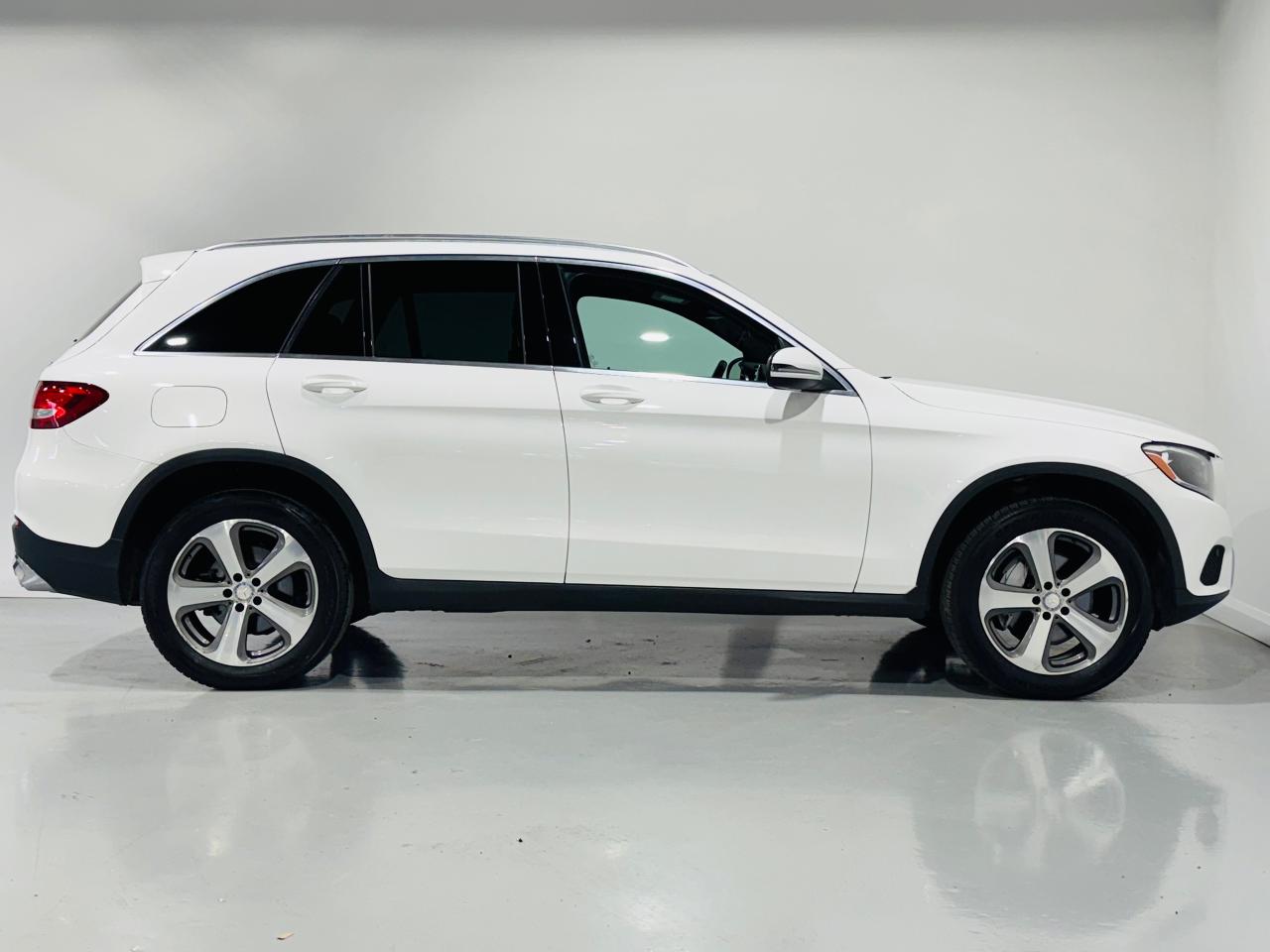 2017 Mercedes-Benz GLC 300 GLC300 4MATIC - Photo #3