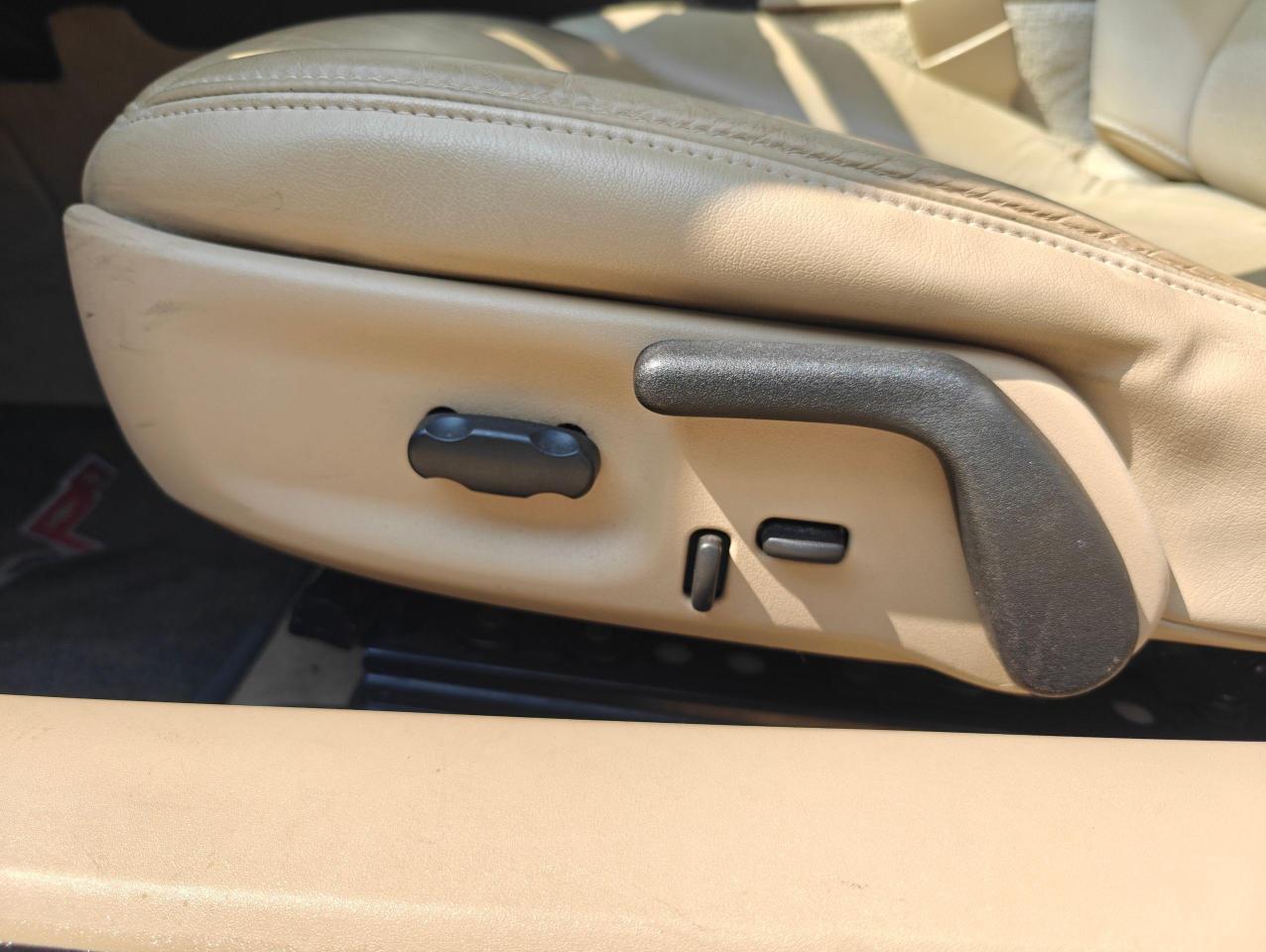 2008 Chevrolet Corvette Low Mileage, LS3, 2 Tops, No accidents! - Photo #21