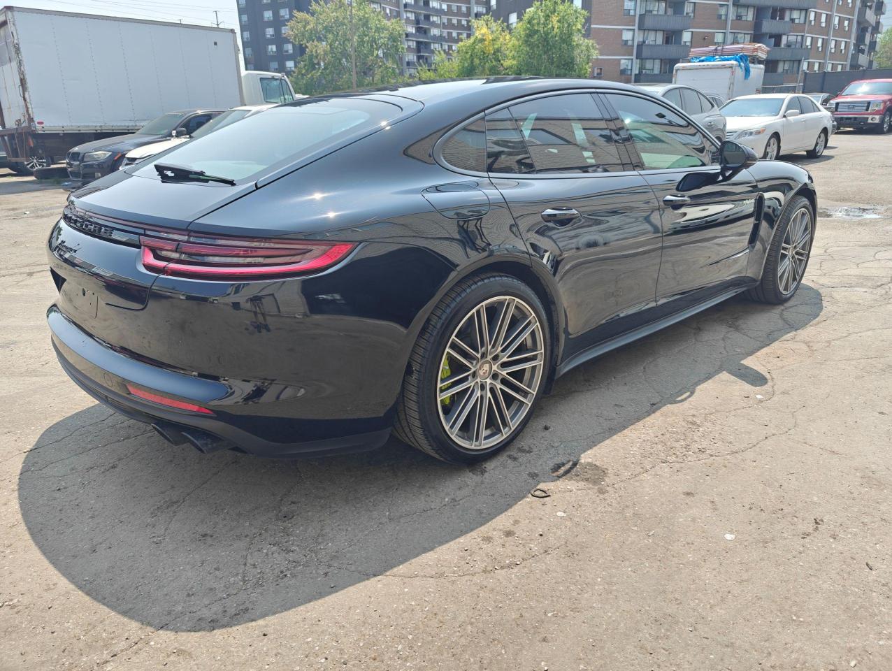 2018 Porsche Panamera 4 E-Hybrid, Fully Loaded, Low Mileage, No Accident Photo4