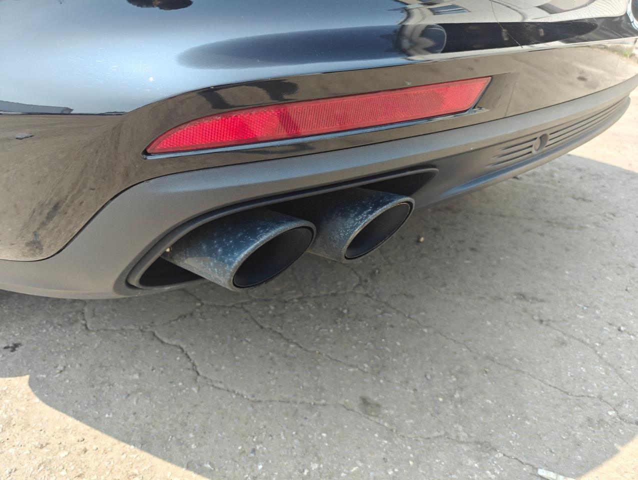 2018 Porsche Panamera 4 E-Hybrid, Fully Loaded, Low Mileage, No Accident - Photo #17