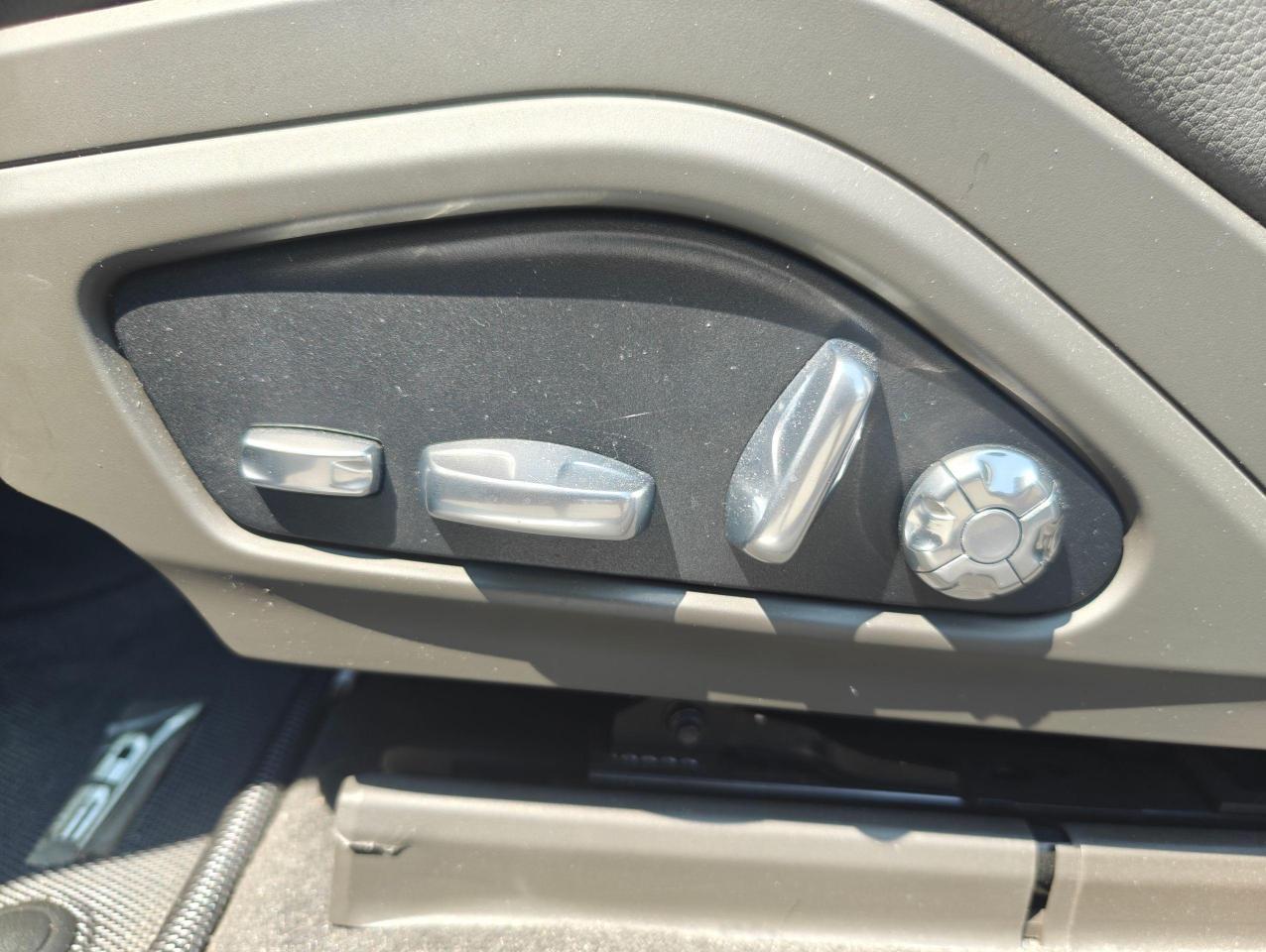 2018 Porsche Panamera 4 E-Hybrid, Fully Loaded, Low Mileage, No Accident - Photo #20