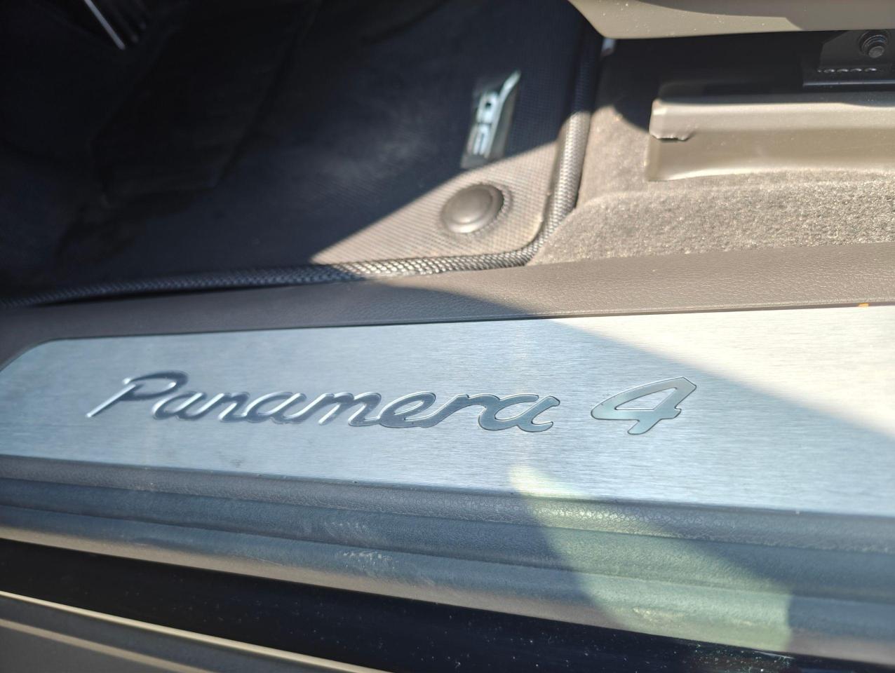 2018 Porsche Panamera 4 E-Hybrid, Fully Loaded, Low Mileage, No Accident - Photo #21