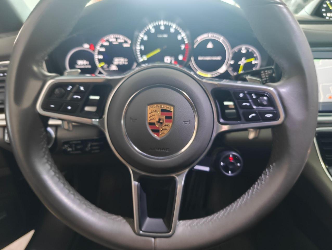 2018 Porsche Panamera 4 E-Hybrid, Fully Loaded, Low Mileage, No Accident - Photo #40