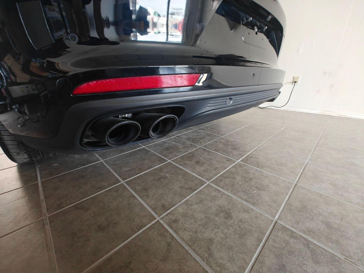 2018 Porsche Panamera 4 E-Hybrid, Fully Loaded, Low Mileage, No Accident - Photo #47