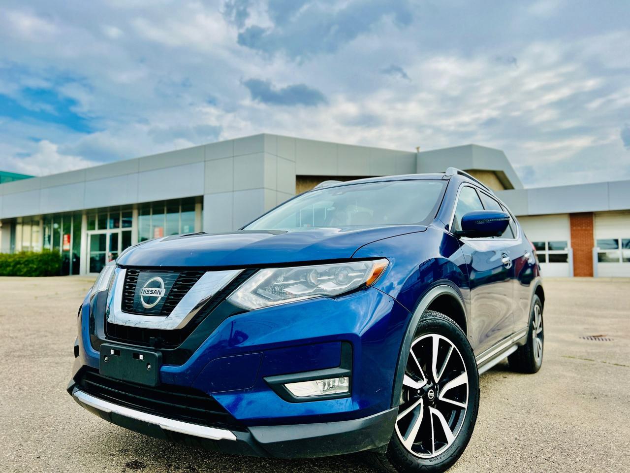 Used 2017 Nissan Rogue SL Platinum for sale in Saskatoon, SK