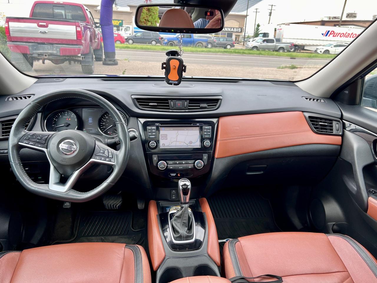 2017 Nissan Rogue SL Platinum - Photo #19