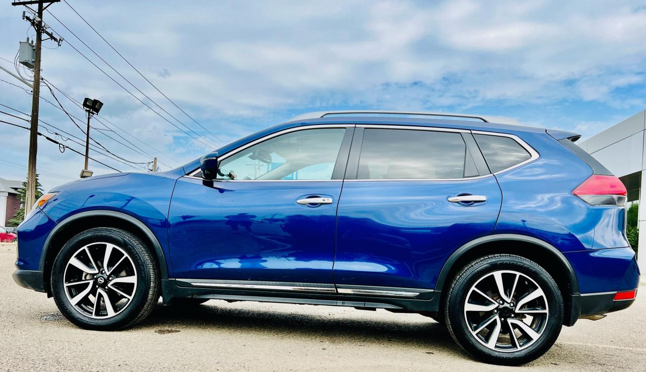 2017 Nissan Rogue SL Platinum - Photo #2