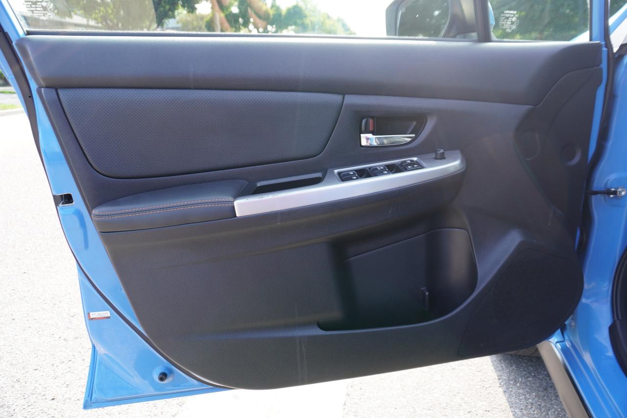 2016 Subaru Crosstrek 1 OWNER / LIMITED + TECH PACKAGE INCLUDES EYESIGHT - Photo #10