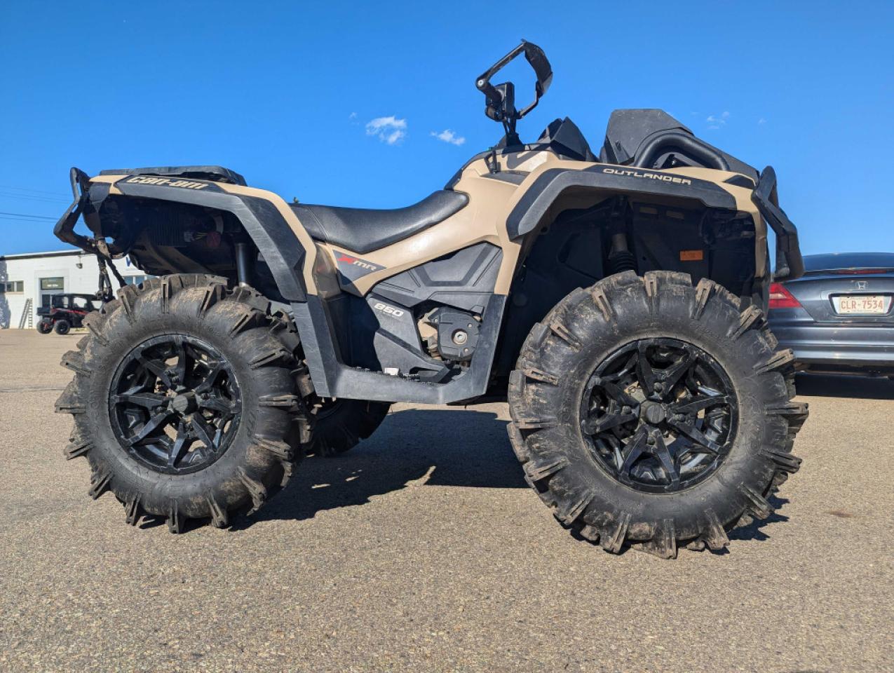 2023 Can-Am Outlander 1000 XT 850 XMR - Photo #4