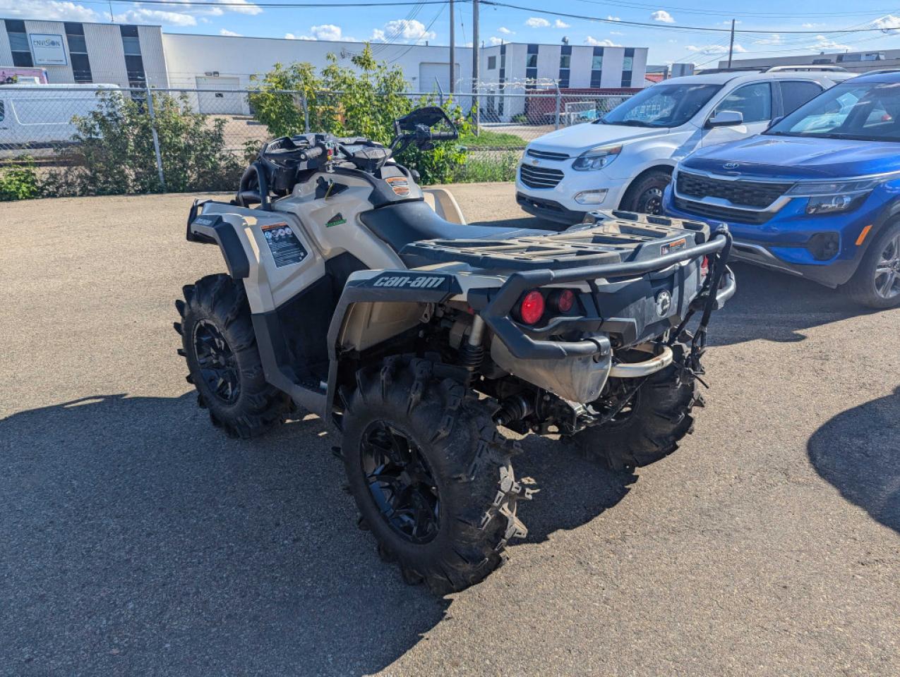 2023 Can-Am Outlander 1000 XT 850 XMR - Photo #6