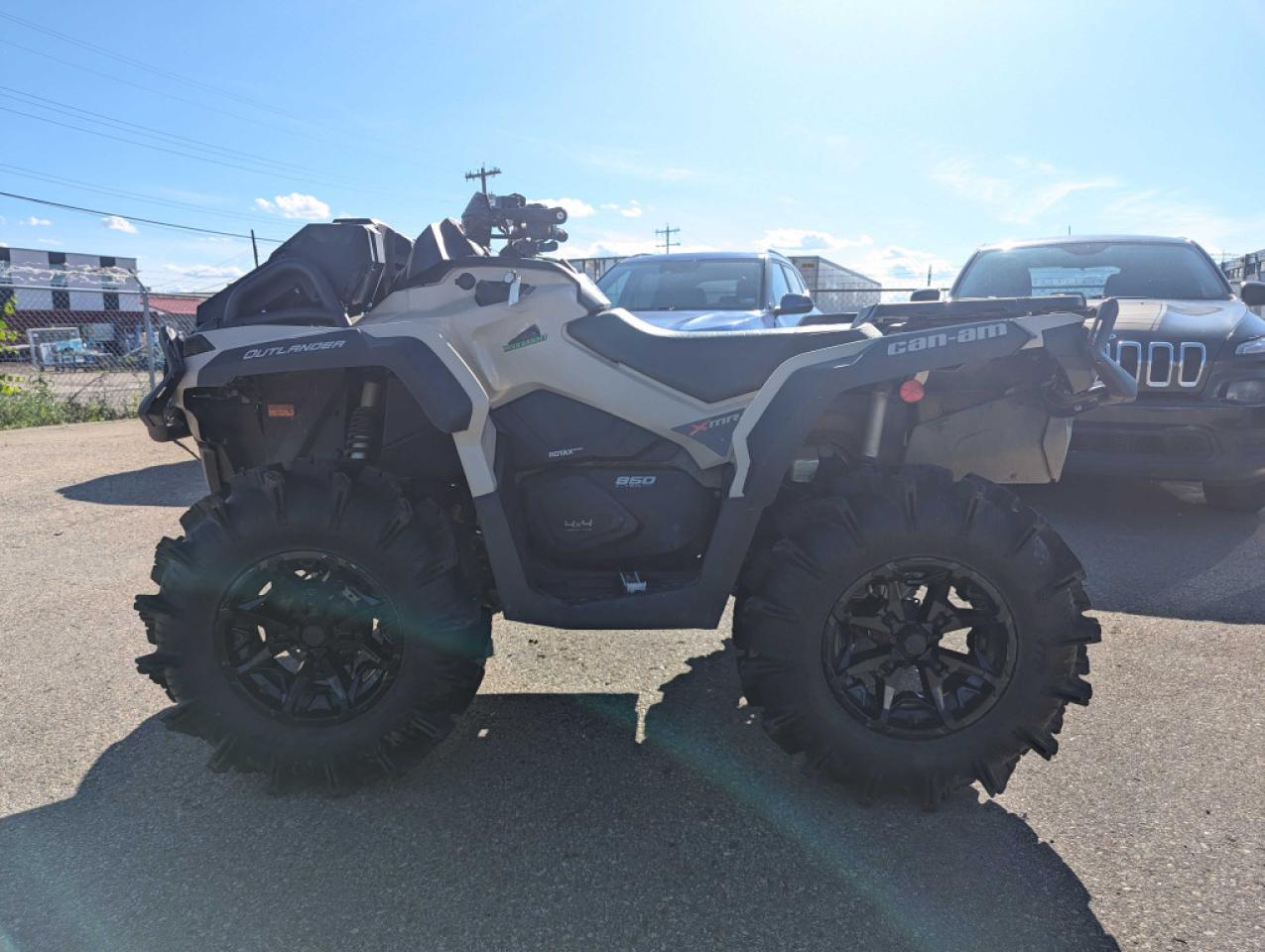 2023 Can-Am Outlander 1000 XT 850 XMR - Photo #7