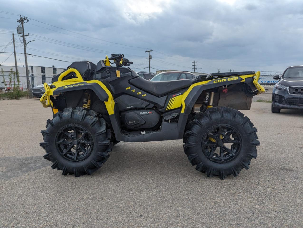 2019 Can-Am Outlander 1000 XT 1000 XMR - Photo #6