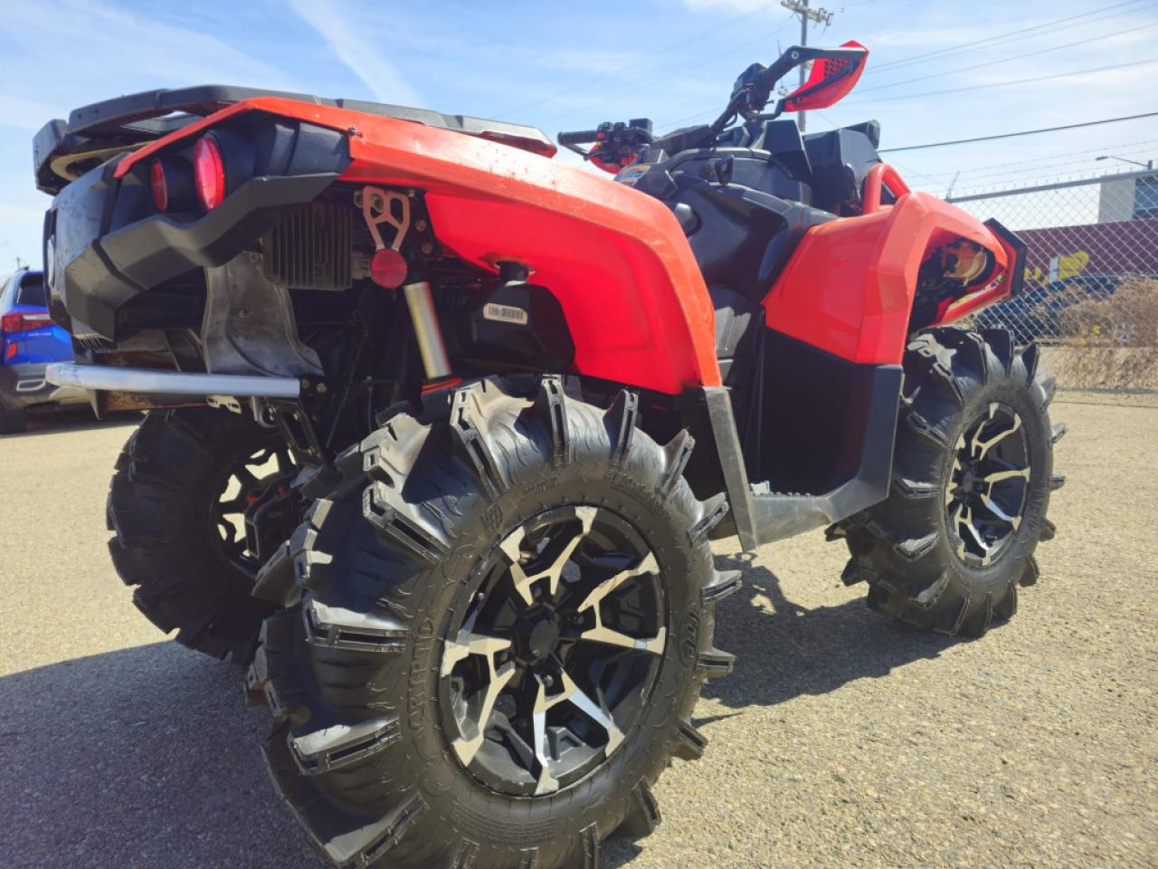 2018 Can-Am Outlander 1000 XT 850 XMR - Photo #2