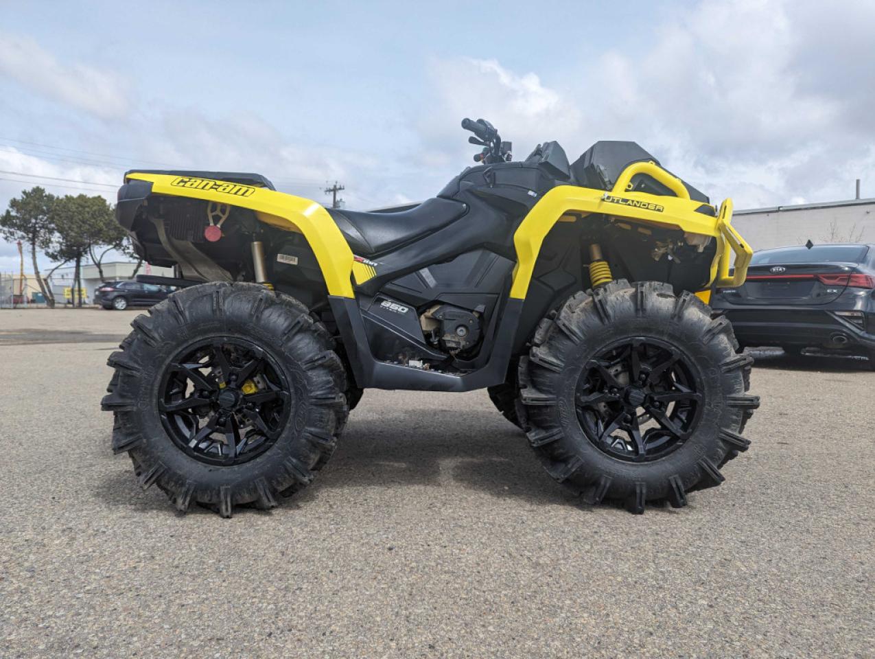 2019 Can-Am Outlander 1000 XT 850 XMR - Photo #5