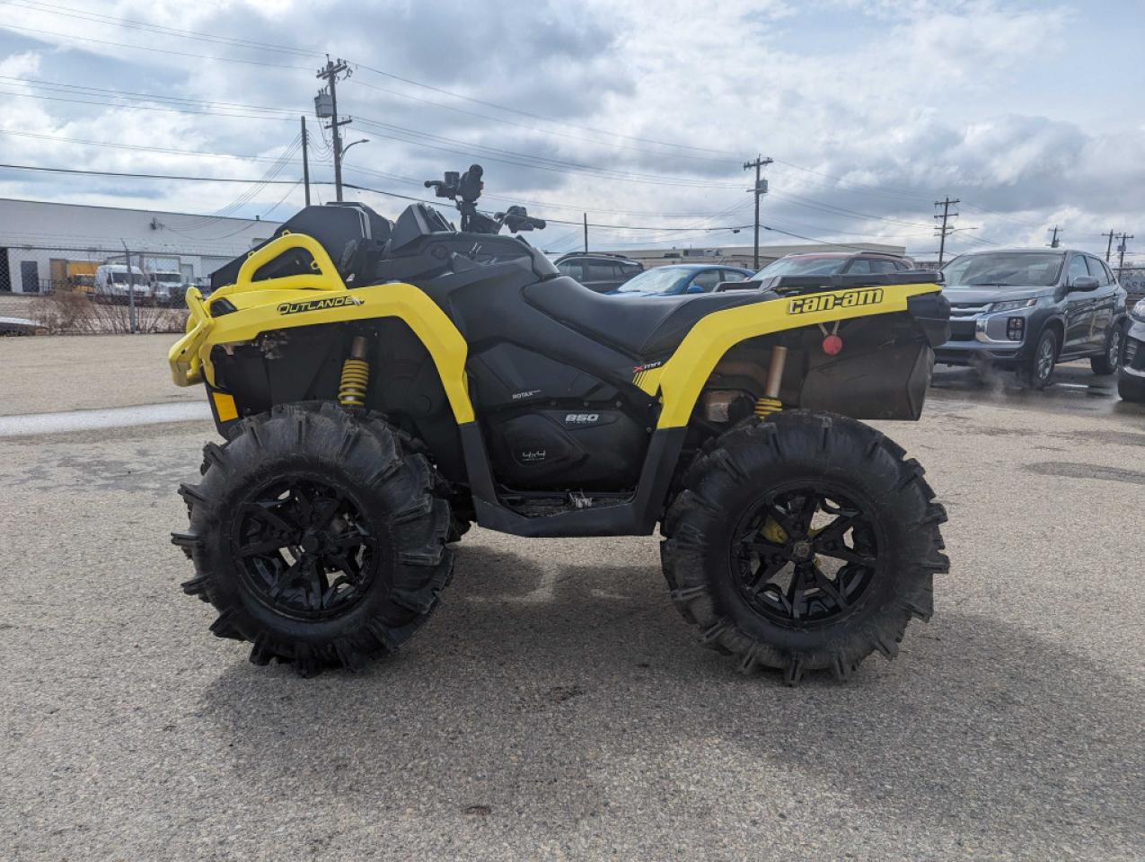 2019 Can-Am Outlander 1000 XT 850 XMR - Photo #10