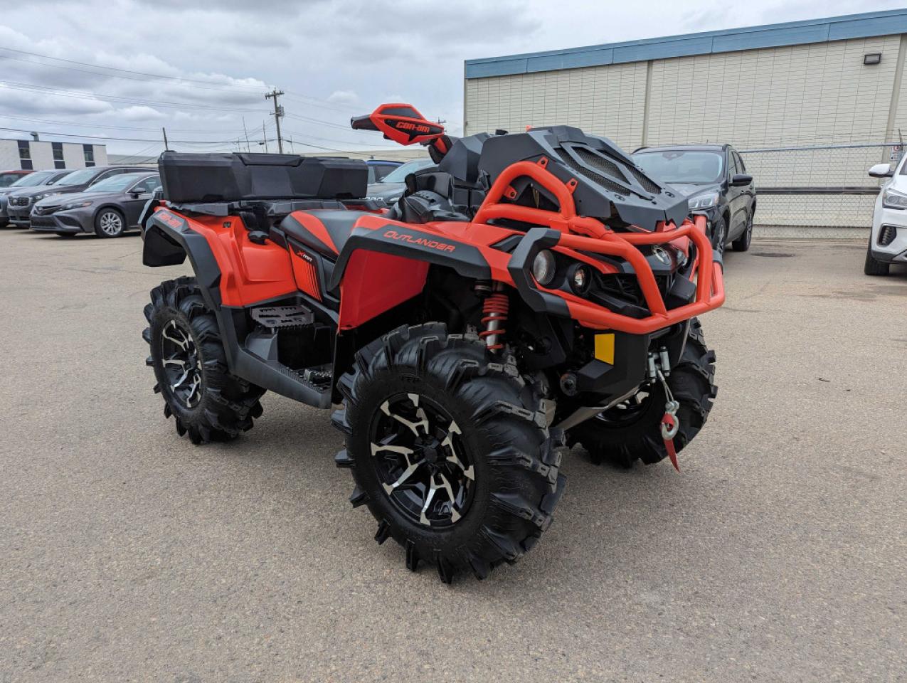 2018 Can-Am Outlander 1000 XT 1000 XMR - Photo #2