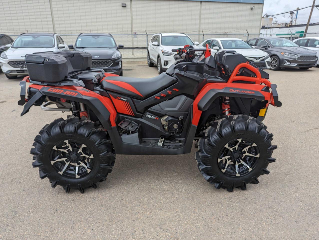 2018 Can-Am Outlander 1000 XT 1000 XMR - Photo #4