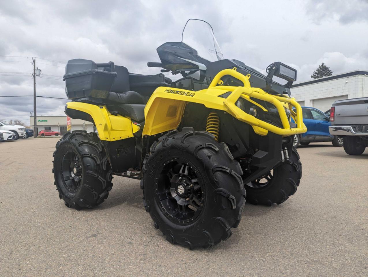 2019 Can-Am Outlander 1000 XT 650 XMR - Photo #8