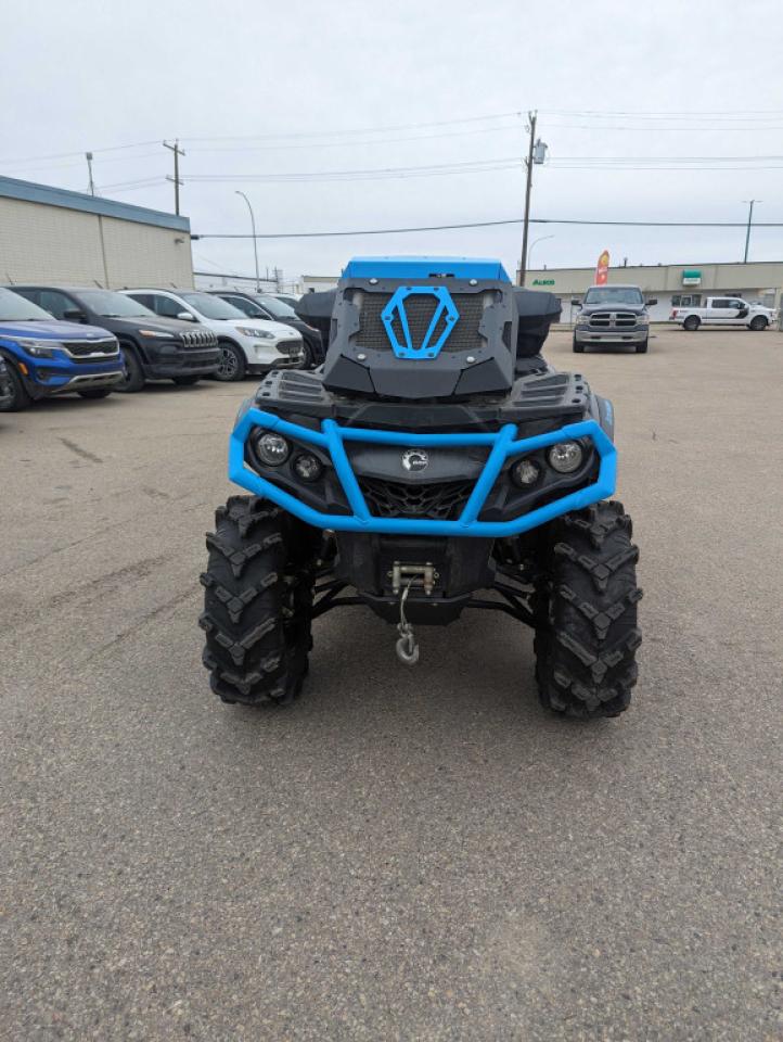 2020 Can-Am Outlander 1000 XT  - Photo #2