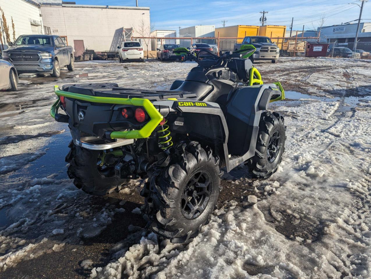 2020 Can-Am Outlander 1000 XT 650 XMR - Photo #5