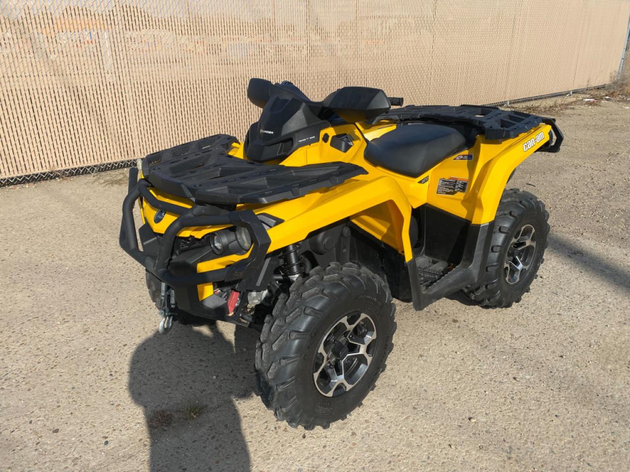 Used 2014 Can-Am Outlander 1000 XT 500 for sale in Edmonton, AB