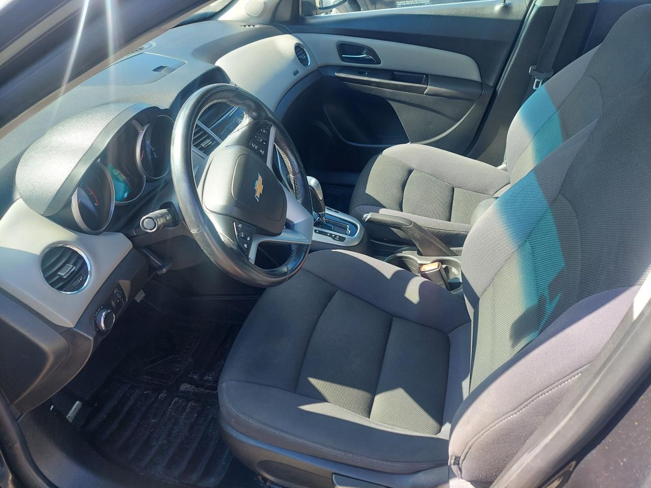2014 Chevrolet Cruze 4dr Sdn 1LT - Photo #14